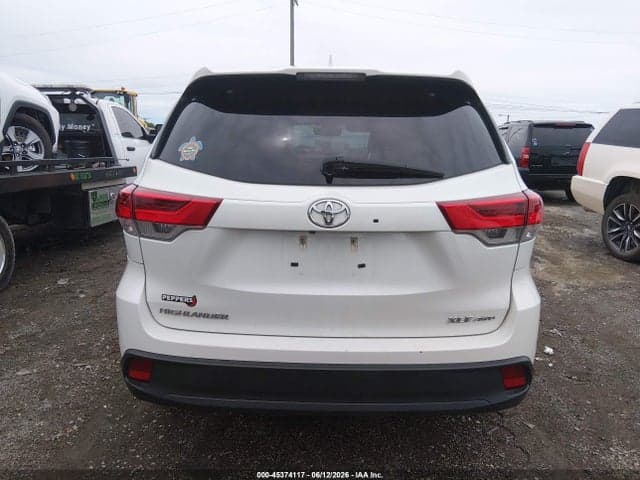 2019 TOYOTA HIGHLANDER XLE 16