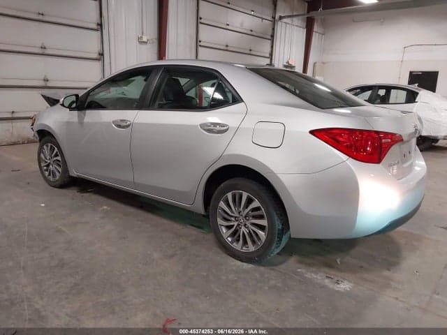 2017 TOYOTA COROLLA XLE 3