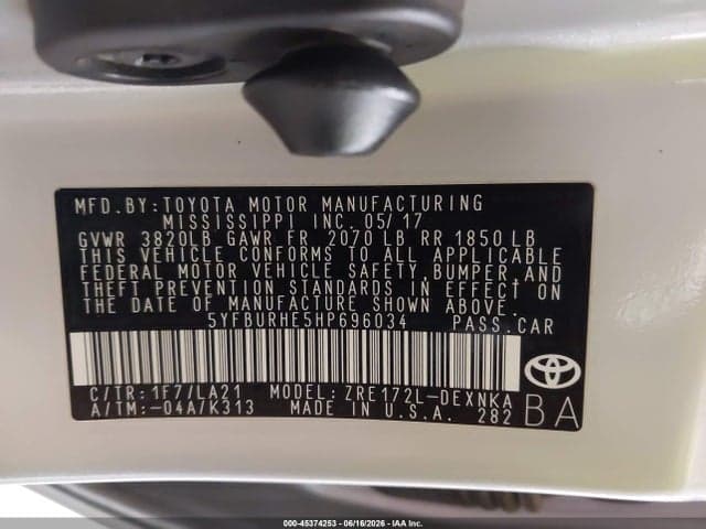 2017 TOYOTA COROLLA XLE 9