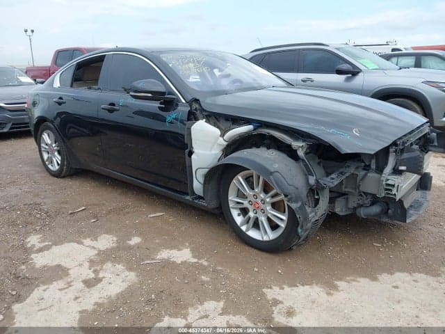2017 JAGUAR XE 25T 1