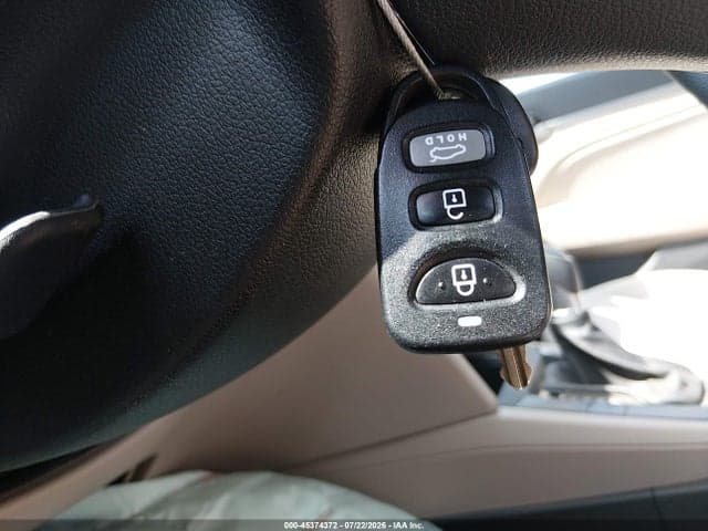 2017 HYUNDAI ELANTRA SE 11