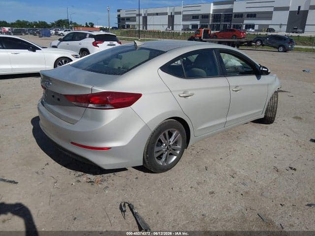 2017 HYUNDAI ELANTRA SE 4