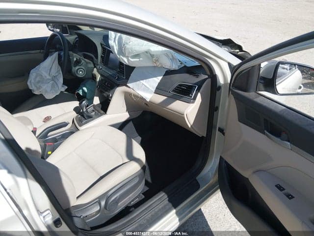 2017 HYUNDAI ELANTRA SE 5