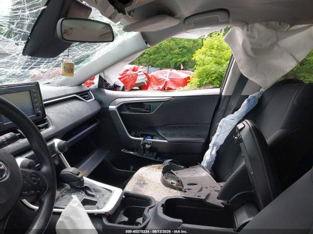 2019 TOYOTA RAV4 LE 5