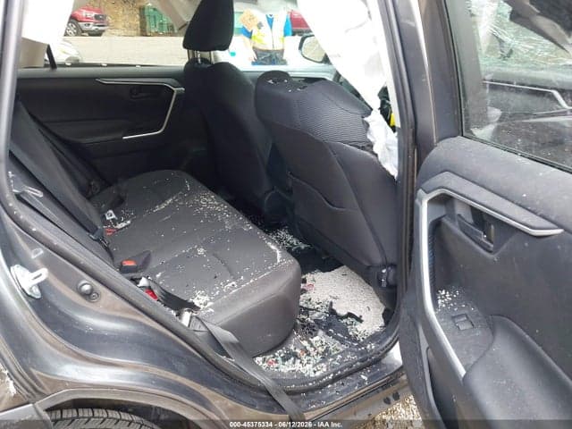 2019 TOYOTA RAV4 LE 8