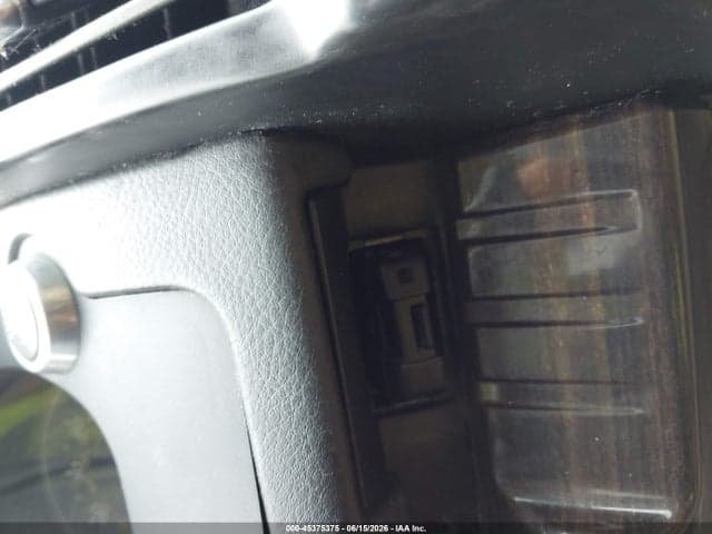 2011 LAND ROVER LR2 11