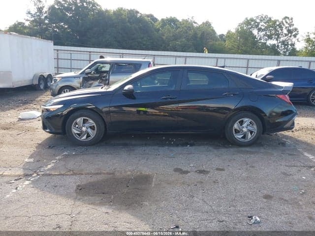 2024 HYUNDAI ELANTRA SE 14