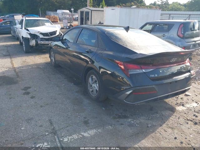 2024 HYUNDAI ELANTRA SE 3