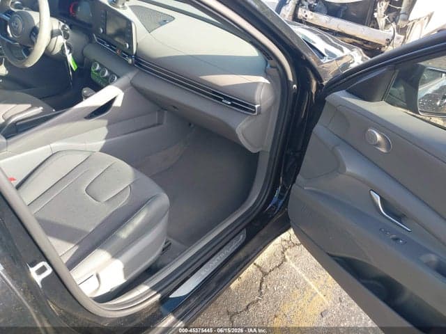 2024 HYUNDAI ELANTRA SE 5
