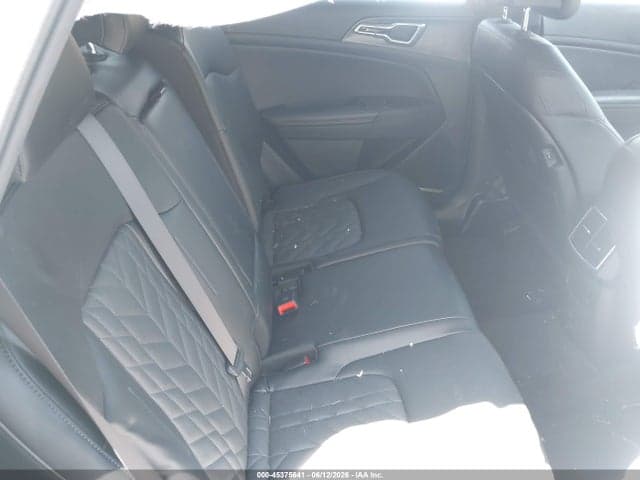 2023 KIA SPORTAGE X-LINE 8