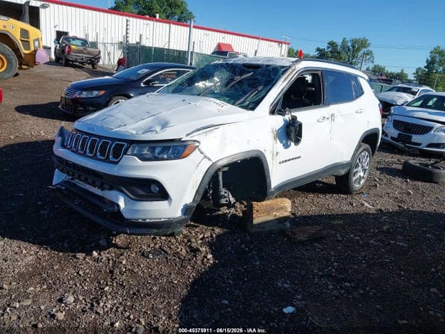2023 JEEP COMPASS LATITUDE LUX FWD 2