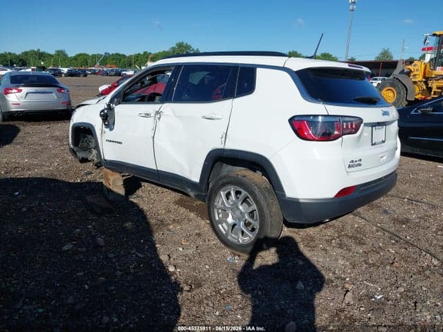 2023 JEEP COMPASS LATITUDE LUX FWD 3