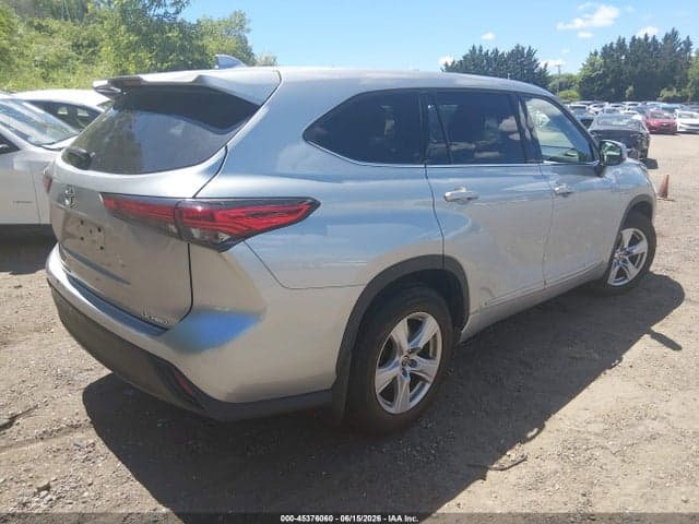 2021 TOYOTA HIGHLANDER LE 4