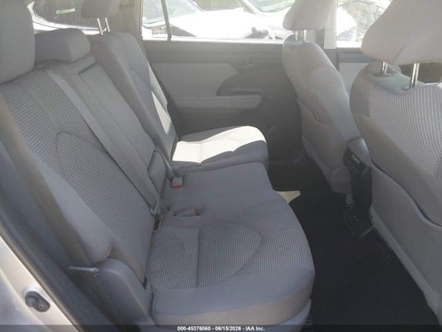 2021 TOYOTA HIGHLANDER LE 8
