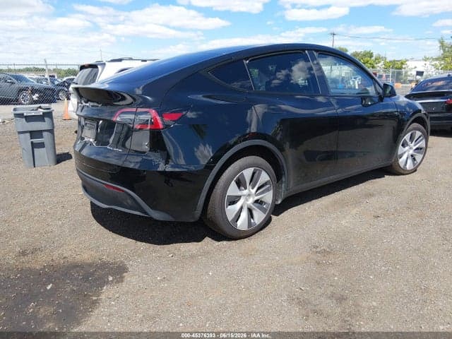 2023 TESLA MODEL Y 4