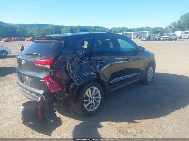 2018 HYUNDAI TUCSON SE 4