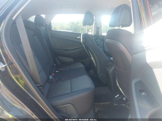 2018 HYUNDAI TUCSON SE 8