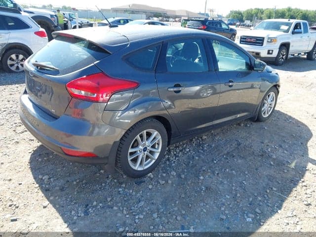 2017 FORD FOCUS SE 4