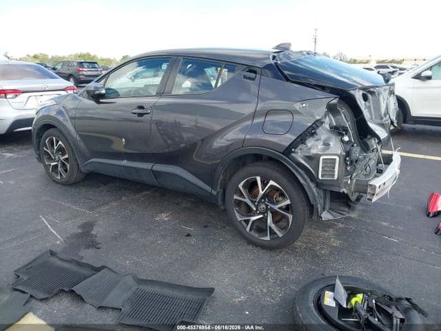 2021 TOYOTA C-HR XLE 3