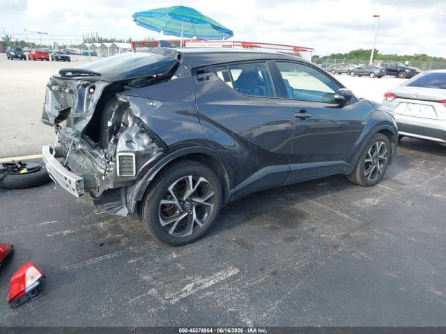 2021 TOYOTA C-HR XLE 4
