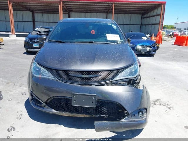 2020 CHRYSLER PACIFICA TOURING 12
