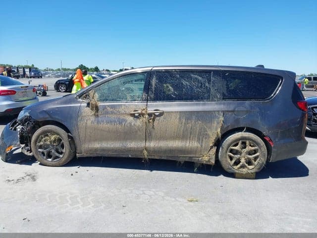2020 CHRYSLER PACIFICA TOURING 14