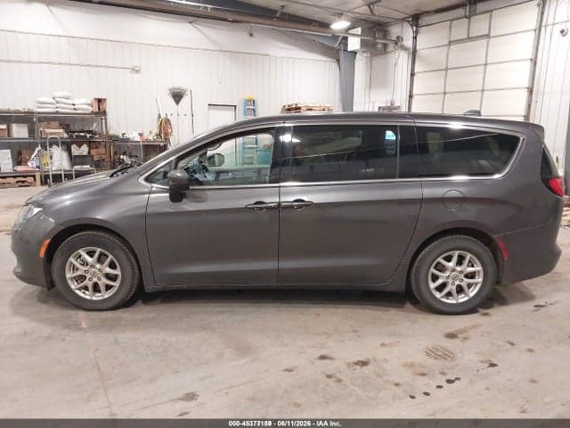 2022 CHRYSLER VOYAGER LX 14