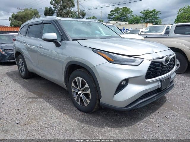 2024 TOYOTA HIGHLANDER XLE