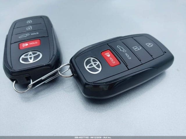 2024 TOYOTA HIGHLANDER XLE 11