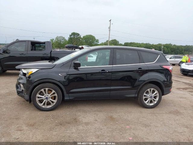 2017 FORD ESCAPE SE 14
