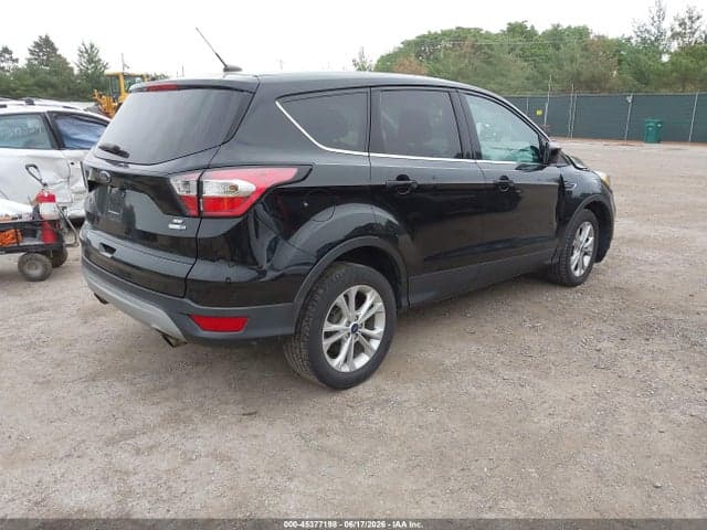 2017 FORD ESCAPE SE 4