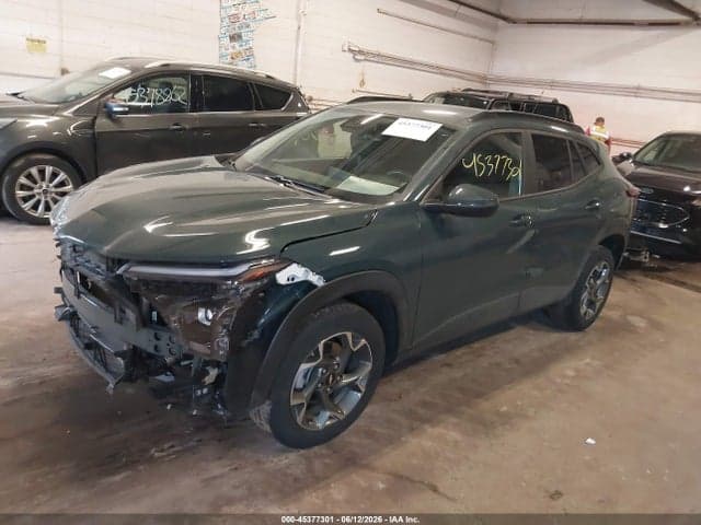 2025 CHEVROLET TRAX FWD LT 2