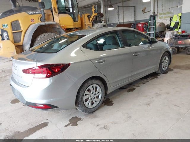 2020 HYUNDAI ELANTRA SE 4