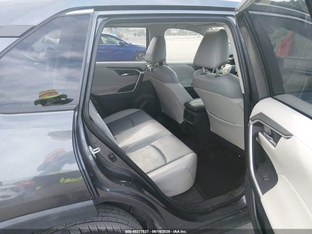 2019 TOYOTA RAV4 XLE PREMIUM 8