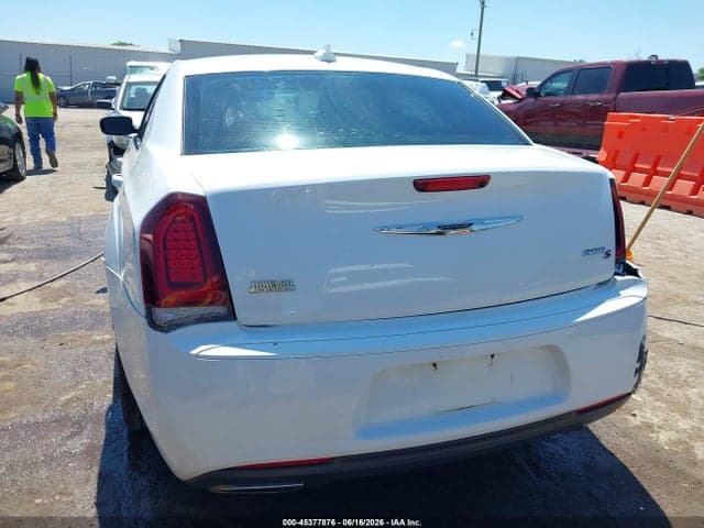 2018 CHRYSLER 300 300S 16