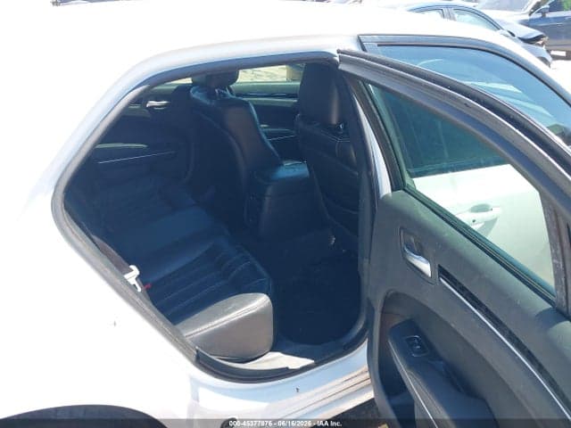 2018 CHRYSLER 300 300S 8