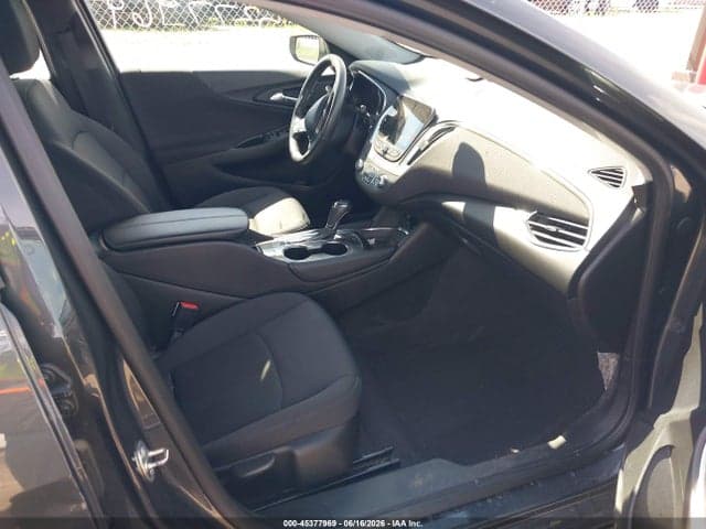 2017 CHEVROLET MALIBU 1LT 5