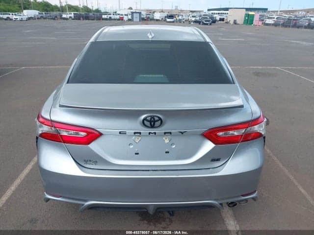 2019 TOYOTA CAMRY SE 17