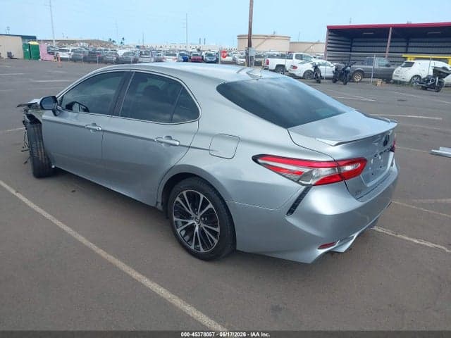 2019 TOYOTA CAMRY SE 3
