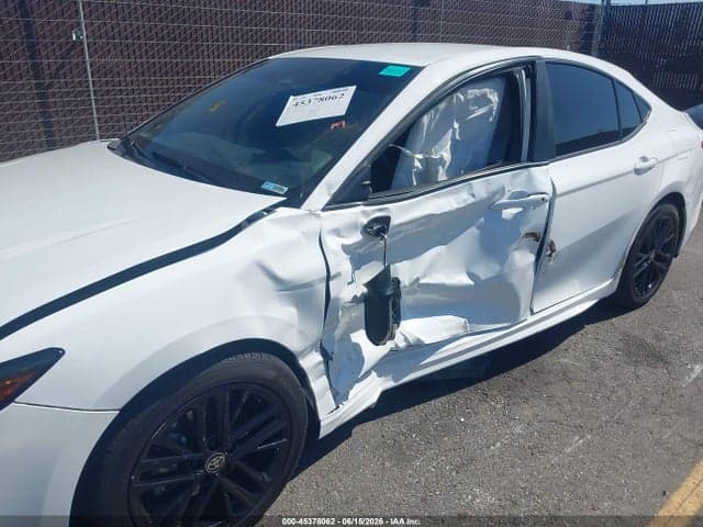 2025 TOYOTA CAMRY SE 6