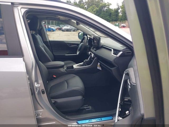 2025 TOYOTA RAV4 XLE PREMIUM 5
