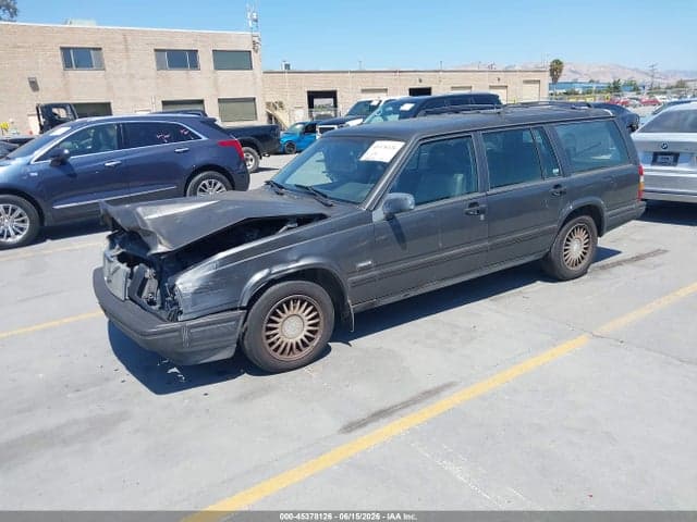 1993 VOLVO 940 2