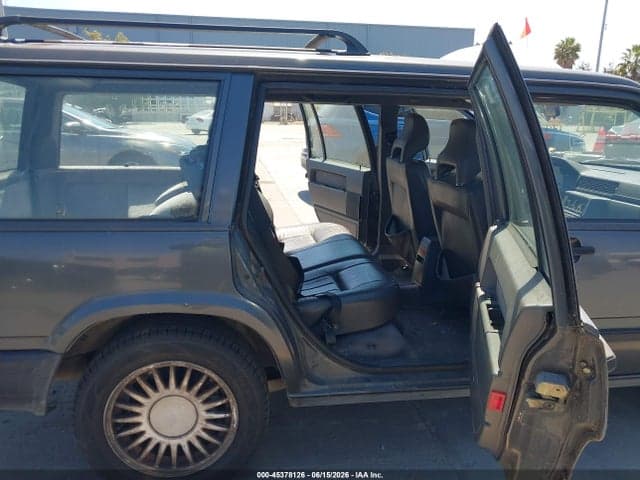 1993 VOLVO 940 8