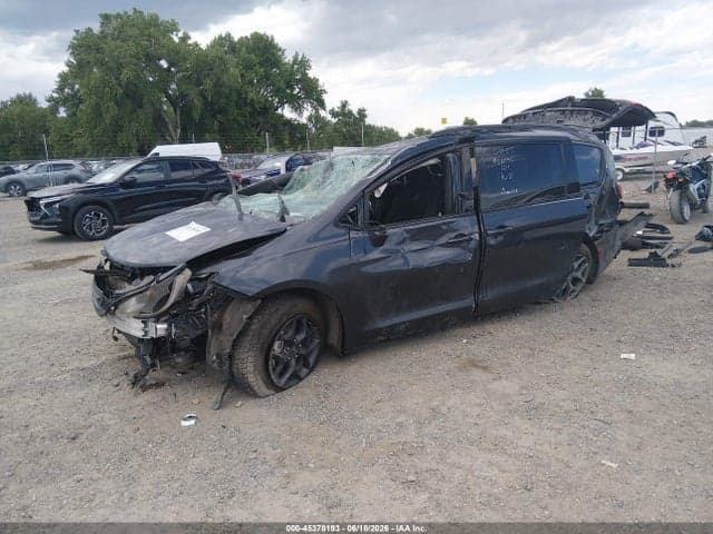 2020 CHRYSLER PACIFICA TOURING 2
