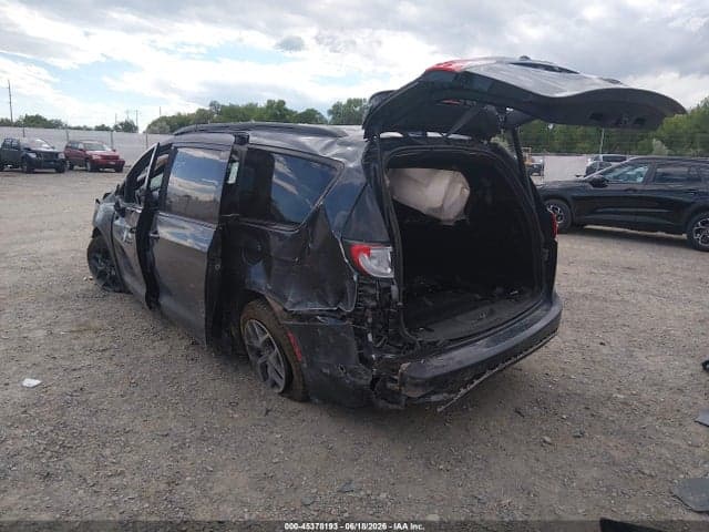 2020 CHRYSLER PACIFICA TOURING 3