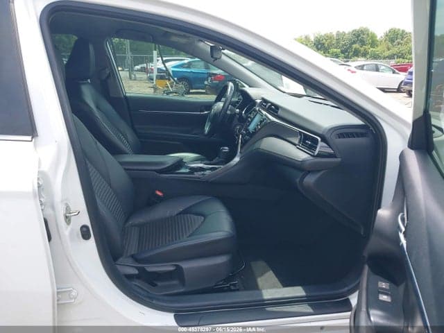 2020 TOYOTA CAMRY SE 5