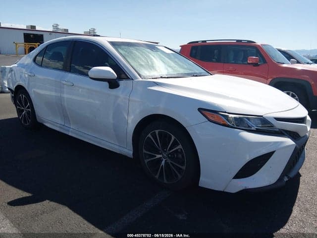 2018 TOYOTA CAMRY SE - 1