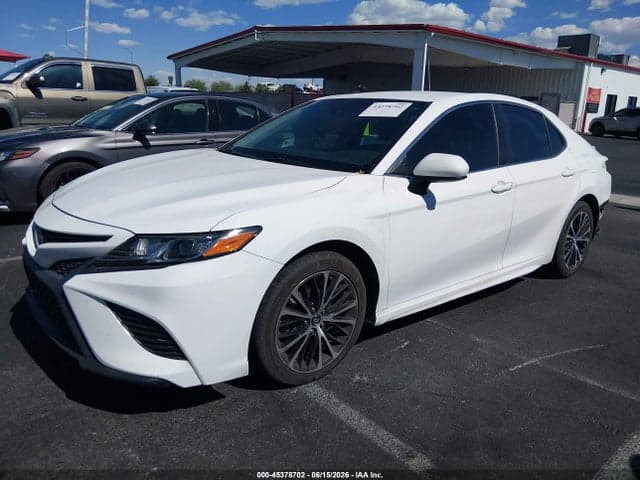 2018 TOYOTA CAMRY SE 2