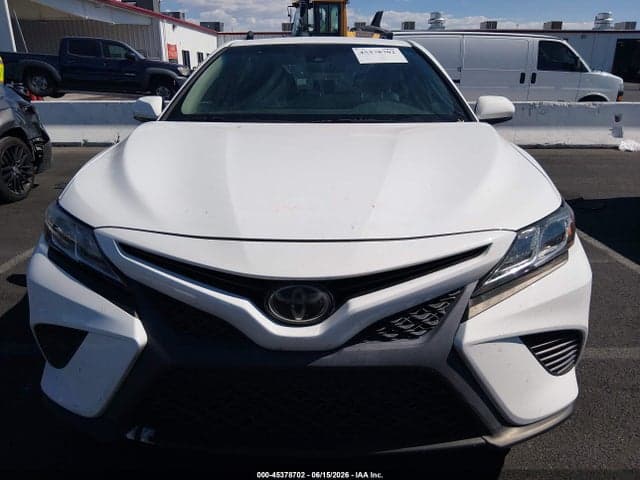 2018 TOYOTA CAMRY SE 12