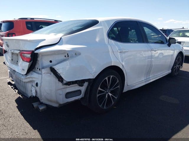 2018 TOYOTA CAMRY SE 4